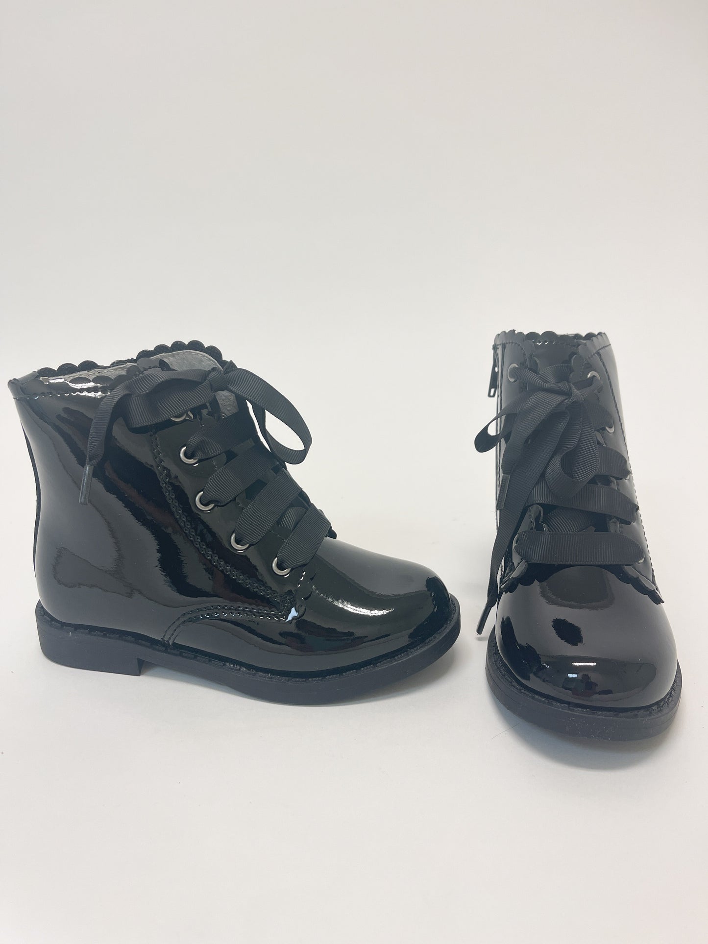 Girls Laceup Boot-Patent Black