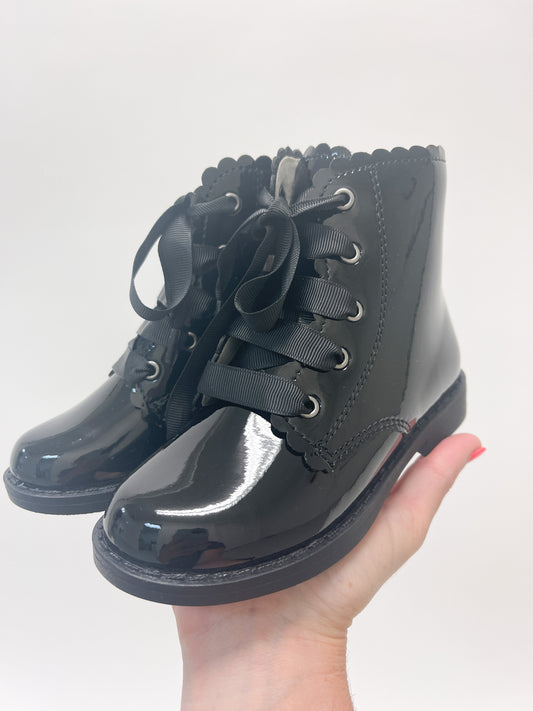 Girls Laceup Boot-Patent Black